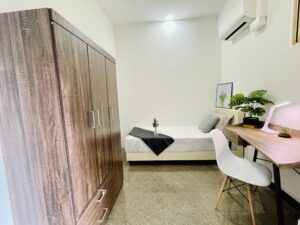 Astoria Park Condo – Chic Common Room